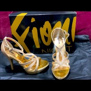 Fioni Gold Heels
